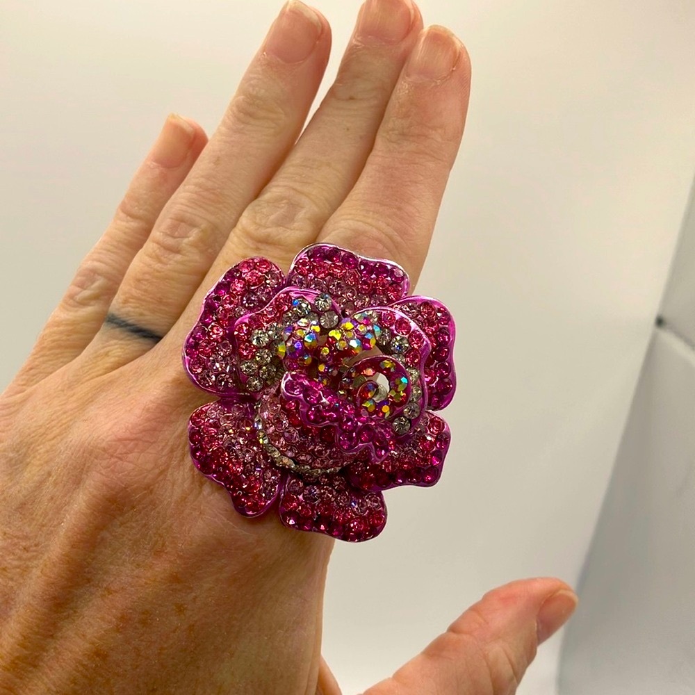Vibrant Pink and Orange Ring Set with Floral Design stretch rings 2/$20🎉 - Picture 3 of 8